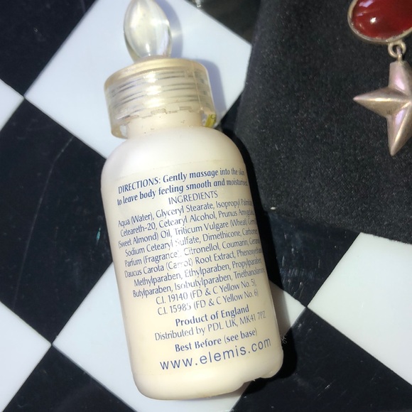 Clinique moisturizer cream free with purchase - Picture 4 of 6